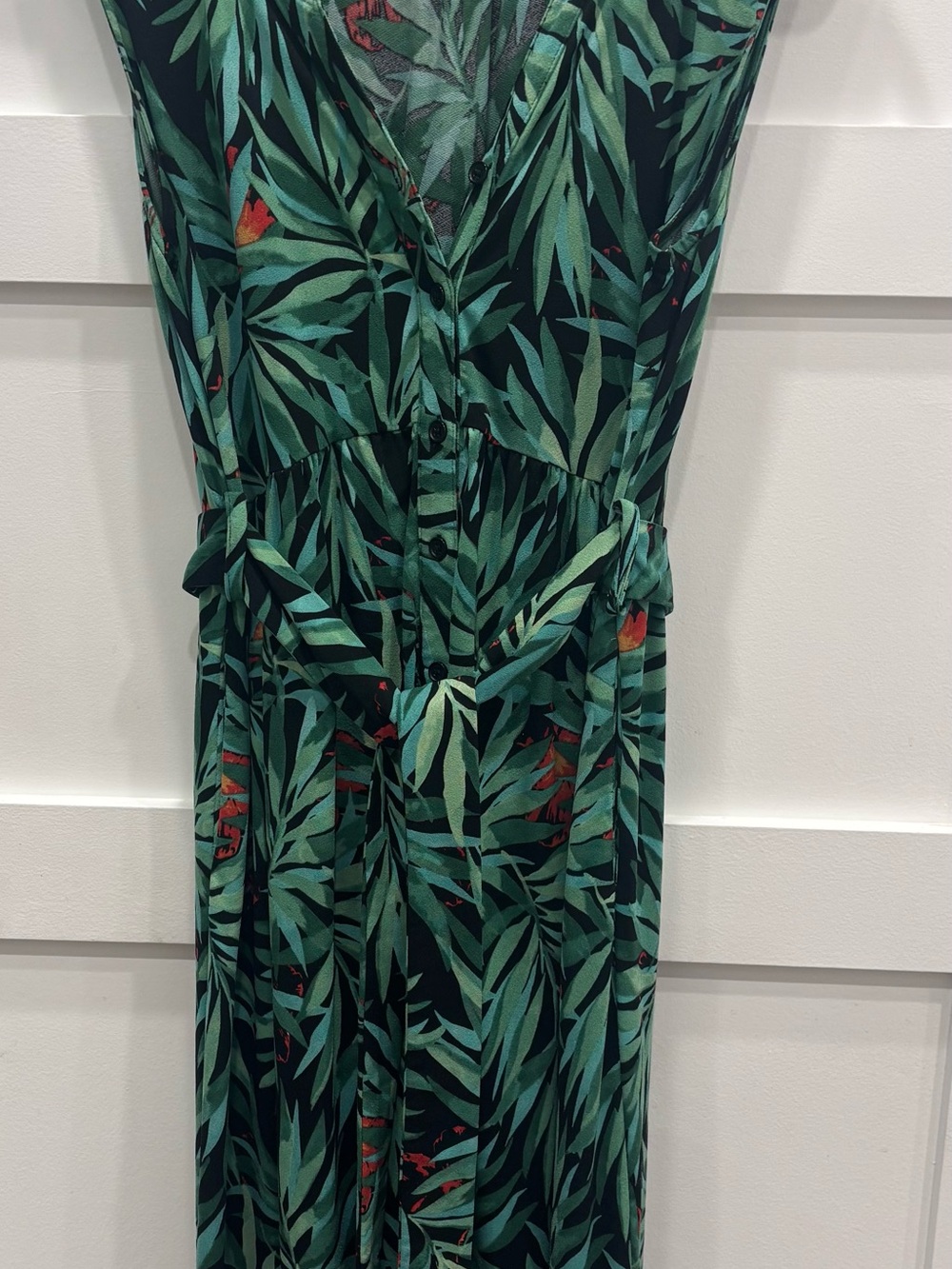 blanc noir Green Leaf Print Maxi Dress with Red Accents Maternity